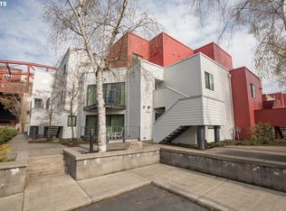 1010 NW Naito Pkwy APT M3, Portland, OR 97209