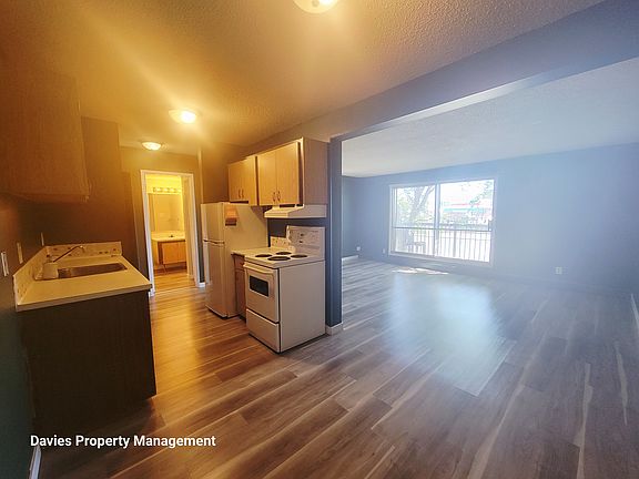 5th image of 10140 156th St NW #205