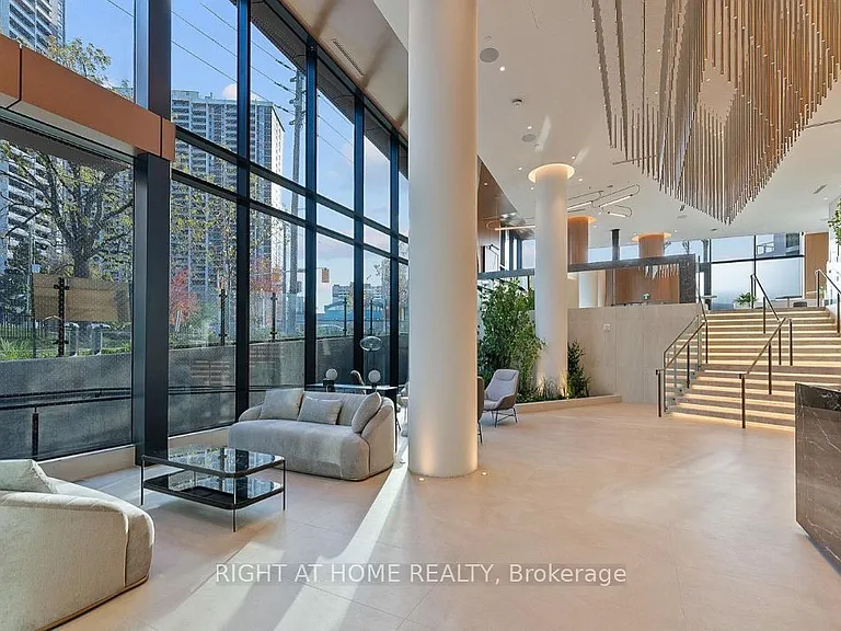 60 Central Park Dr #1707 — Photo 8