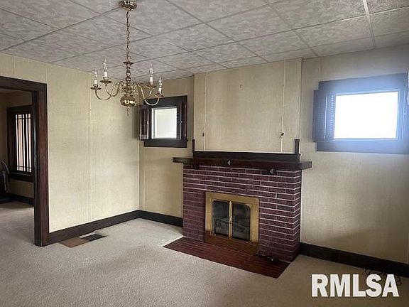 5th image of 318 W Kaskaskia St