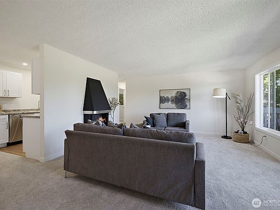 4th image of 7064 35th Avenue NE #24