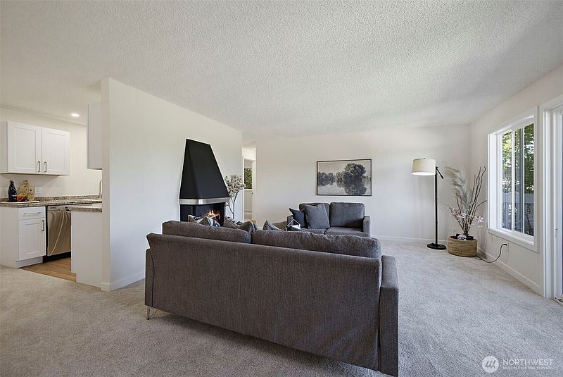 4th image of 7064 35th Avenue NE #24