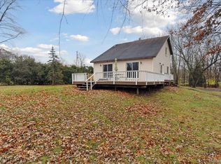 8319 Bennett Lake Rd, Fenton, MI 48430