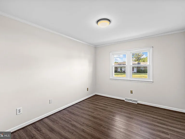 308 Butternut Dr — Photo 16