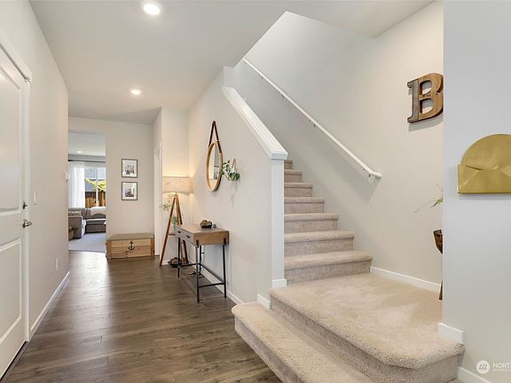 4th image of 18423 111th Avenue E