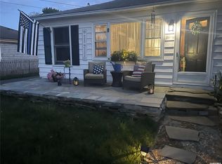 12 Hallock Rd, East Quogue, NY 11942