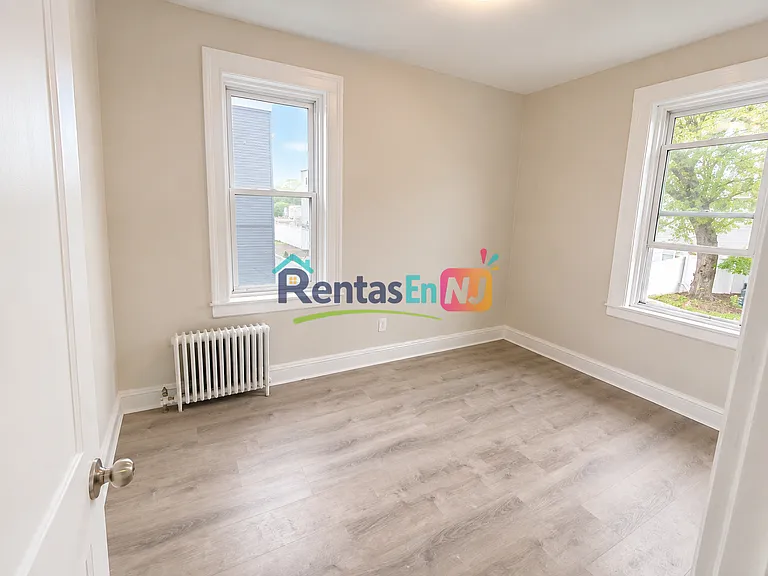 731 S 13th St #2L1 — Photo 5