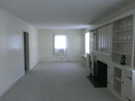 2nd image of 33 Westwood Pkwy