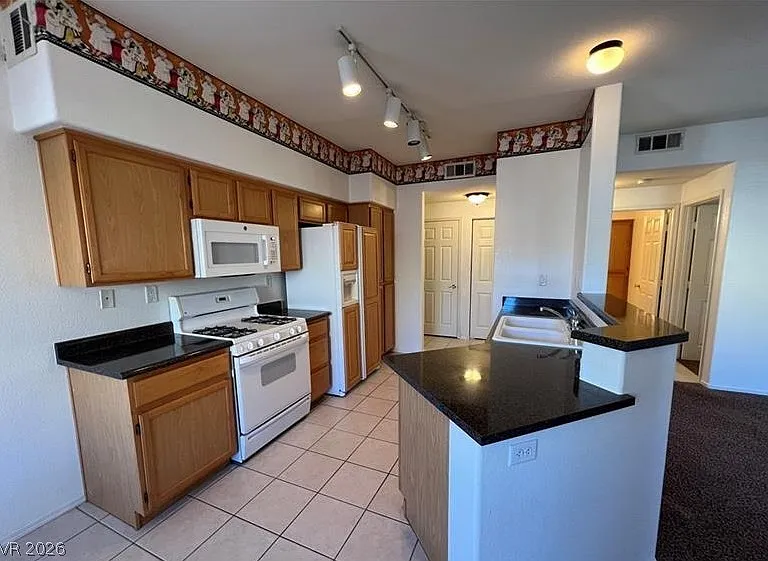 1050 E Cactus Ave #1114 — Photo 5