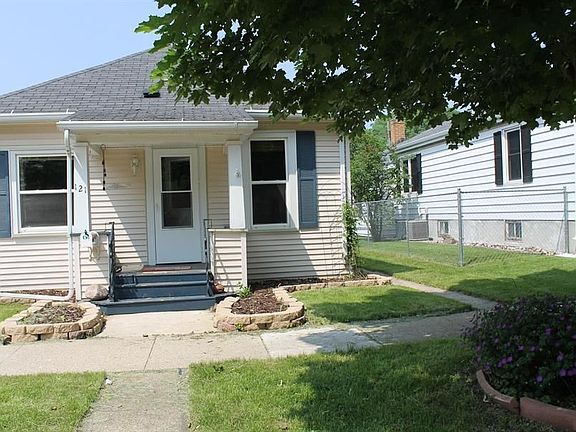 2nd image of 121 W Cotton St