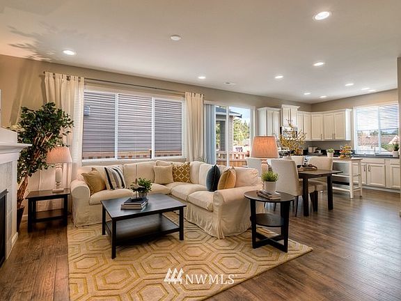 4th image of 3441 Juno Street NE #40