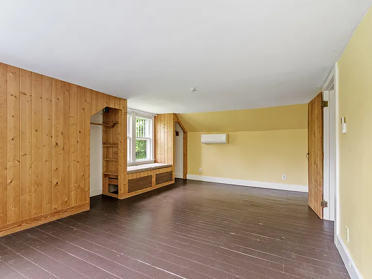Bedroom 3 (primary, upstairs)
