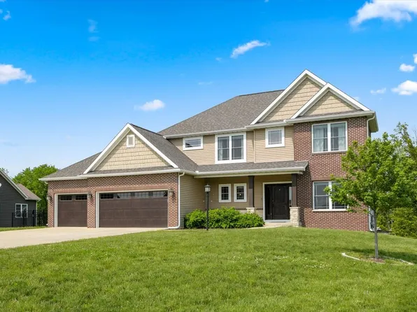 2110 Slade Ln, Mahomet, IL 61853