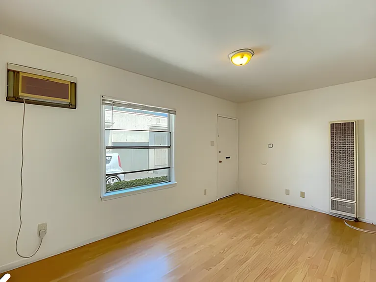 Centinela Apartments — Photo 14