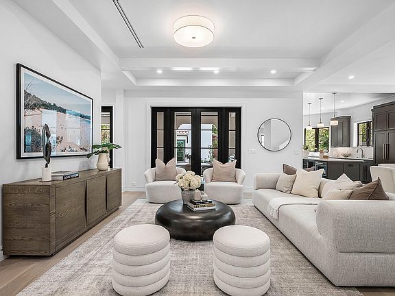 3rd image of 230 Pershing Way