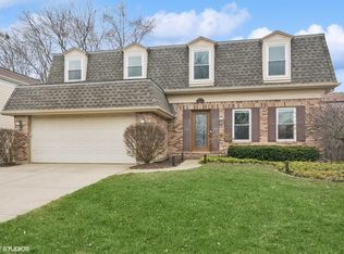 1262 Gail Dr, Buffalo Grove, IL