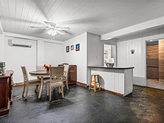 3rd image of 209 Bemis St