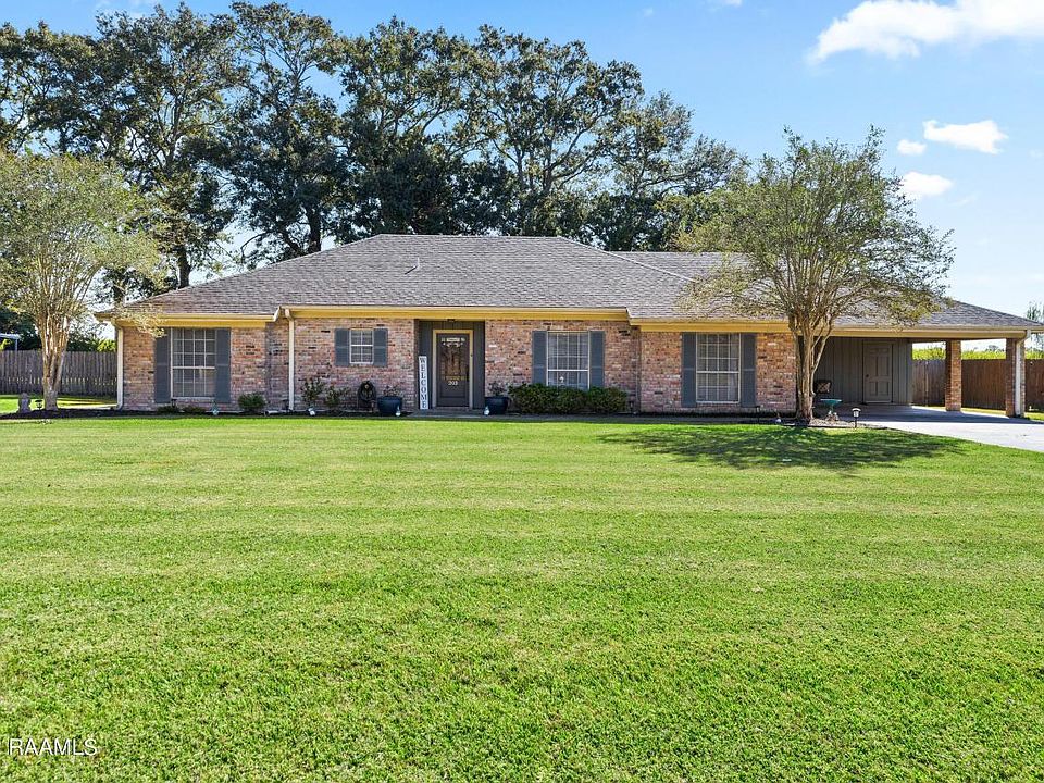 1st image of 203 Estate Dr
