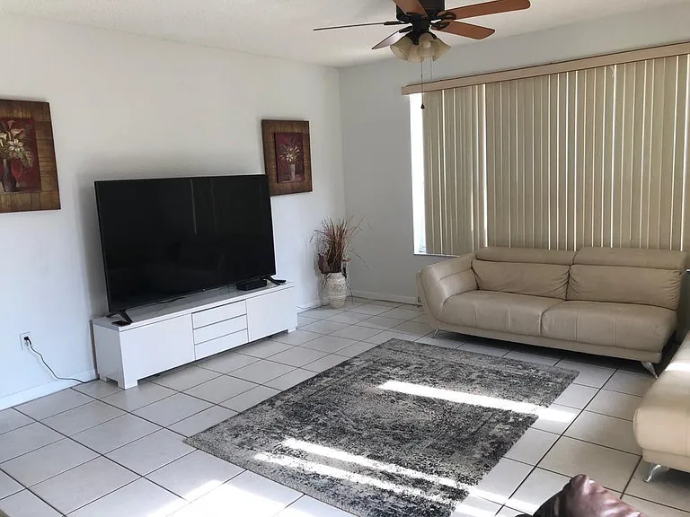 5414 NW 48th St — Photo 15