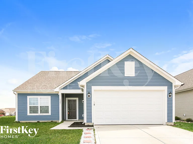 1301 Greenbriar Way — Photo 1