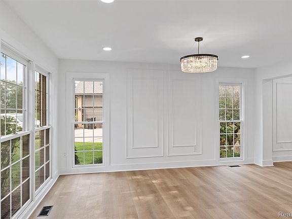 4th image of 2841 Treyburn Ln