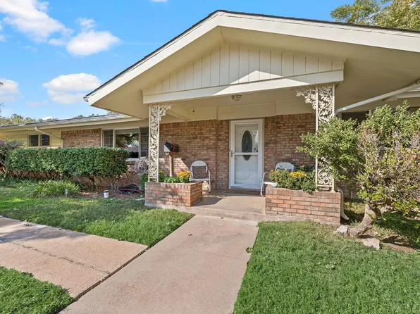 744 Briarwood Ln, Hurst, TX 76053