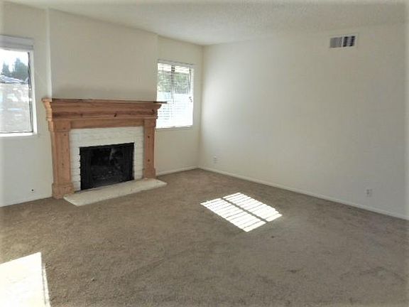 3rd image of 273 Daytona Dr