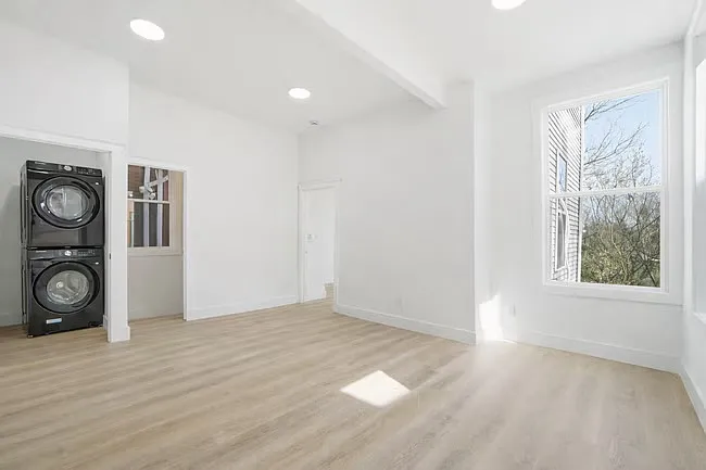 2210 Eureka Ter — Photo 4