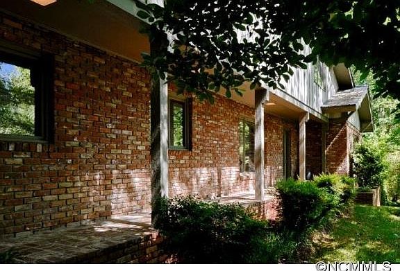 2nd image of 238 Canterbury Way