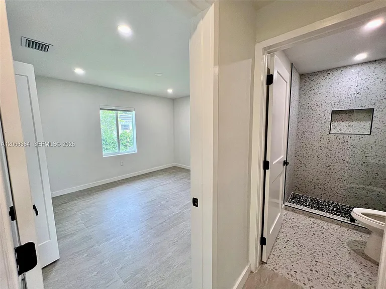 850 NE 127th St — Photo 20