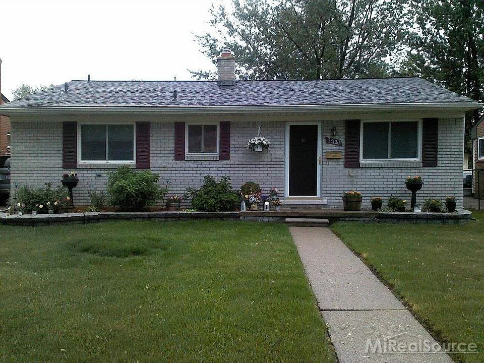 23120 Socia St photo 1