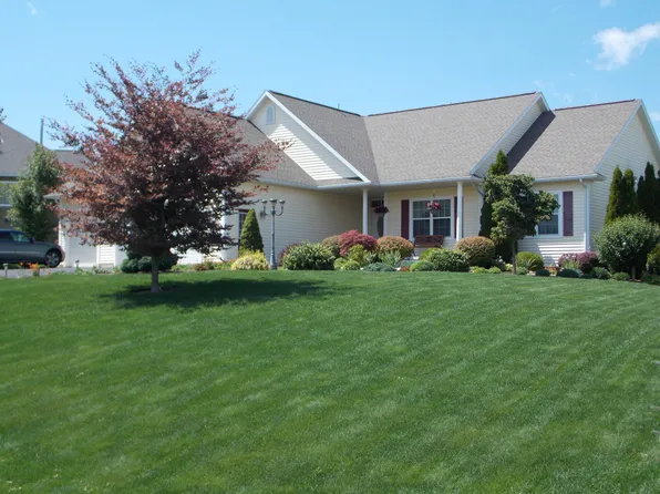 3846 Stoneridge Dr, Traverse City, MI 49684