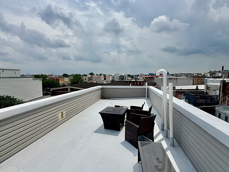 640 Emily St — Photo 29
