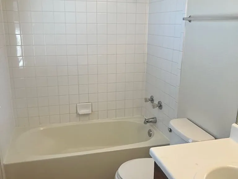 1105 Christopher Ave — Photo 36
