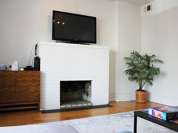 5th image of 1135 W Lill Ave APT 3E