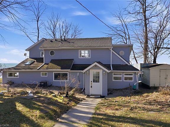 3rd image of 735 Sandy Bay Rd