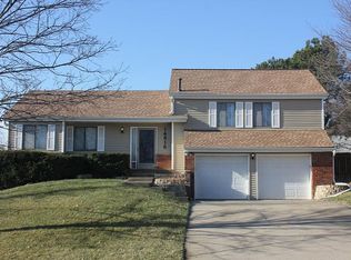 14816 Brentwood Dr, Lenexa, KS 66215