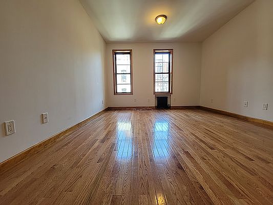 2nd image of 175 E 90th St #D33