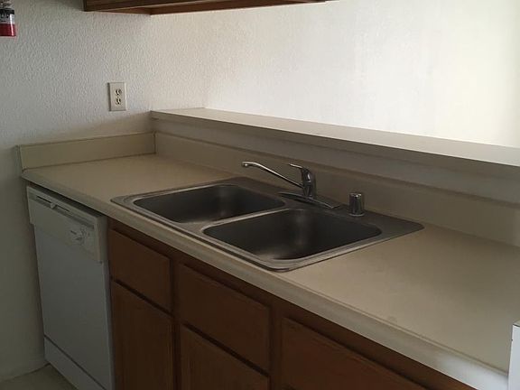 3rd image of 1777 Richardo Ave APT 2