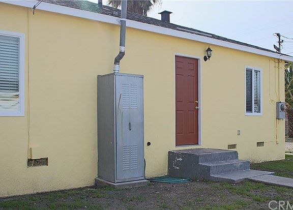 5th image of 903 E 109th St