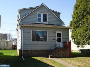 316 E 25th St, Hibbing, MN 55746