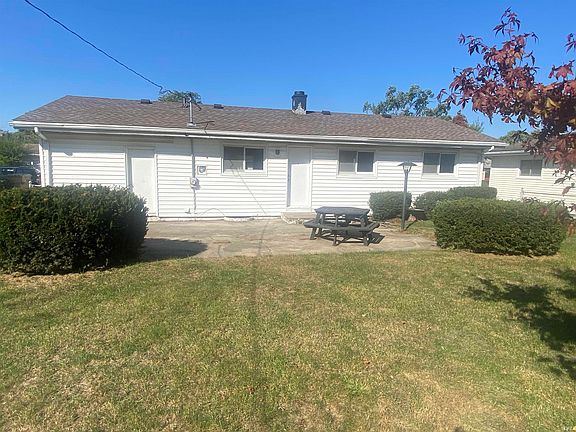 2nd image of 5028 Bloomfield Pl