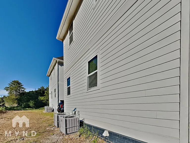 631 Windsor St SW — Photo 21