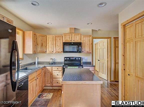 5th image of 2380 Hawthorne Ct