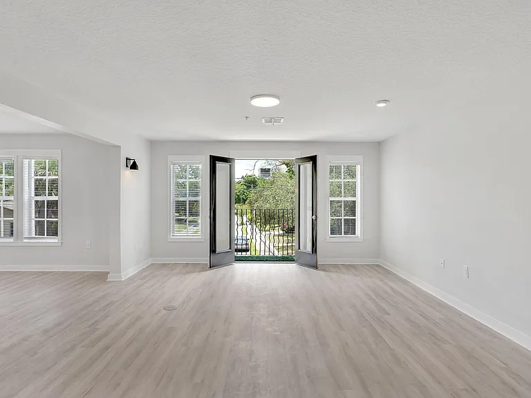 2405 W Texas Ave #4 — Photo 1