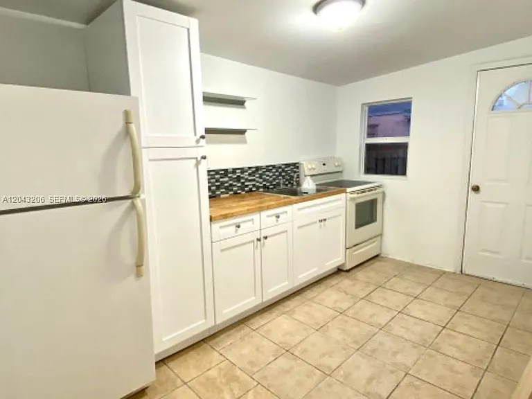 4307 SW 9th St #4307 — Photo 13