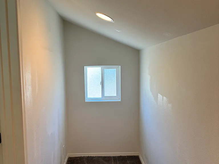 257 N Lomita Ave #B — Photo 11