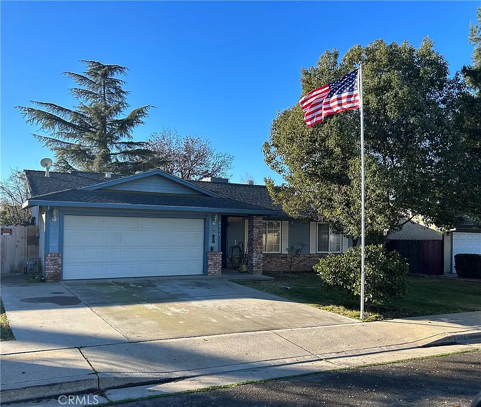 2574 Oregon Ave photo 1