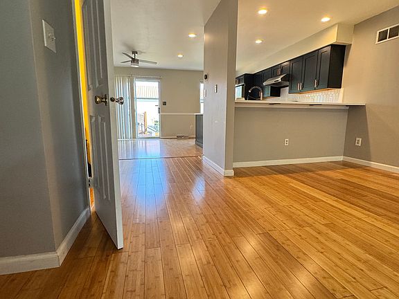 2nd image of 126 Wimbledon Ct