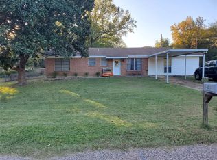 401 S Pecan St, White Oak, TX 75693